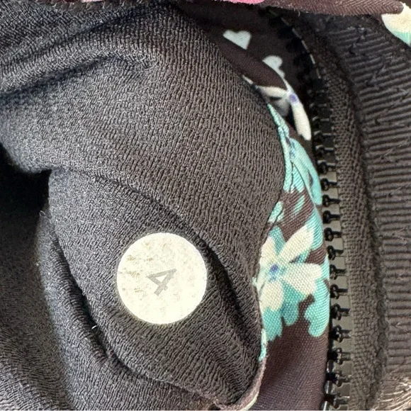 Lululemon Run Bandit Hooded Jacket Black Multicolor Floral Petal Pop 4 - Picture 12 of 12